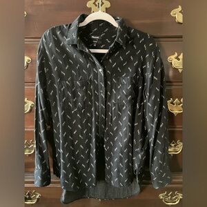 Madewell black ikat print oversized button shirt. Size small 100% cotton